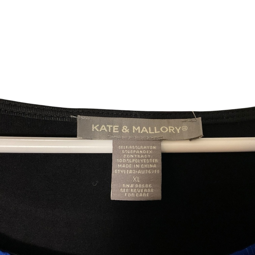 Kate & Mallory Black Tunic with Scoop Neck 3/4 Sleeve Graphic Style - Picture 3 of 7